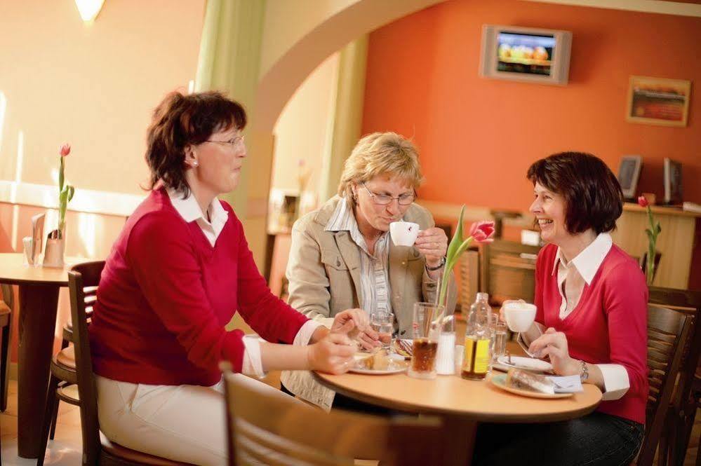 Jufa Hotel Oberwoelz-Lachtal Oberwoelz Stadt Restoran fotoğraf